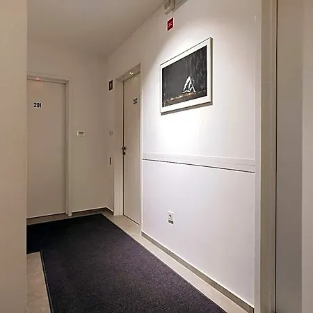 Art Hotel 3*