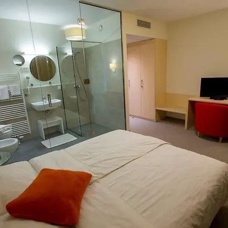 Art Hotel 3*
